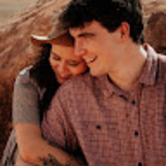 Meet your Posher, Addison - Picture 1 of 1